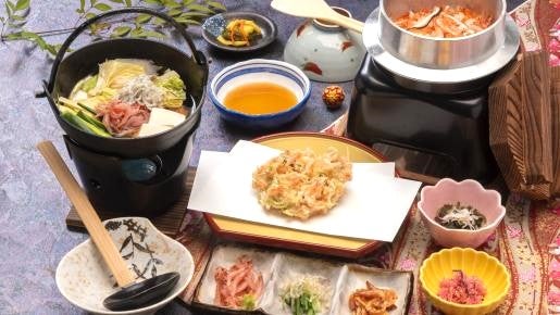 <Web割対象商品>【キングツアーバス旅】富士山のふもとを走るローカル線“岳南電車” 桜えび尽くしと秋の味覚♪さつまいも収穫&焼きいも〔立川・京王八王子発〕2